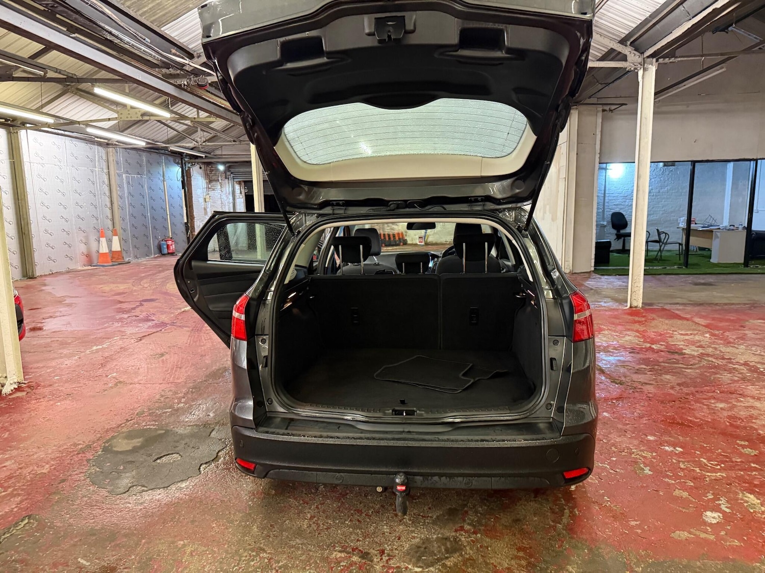 Used Ford Focus for sale - 76549327: Photo 33