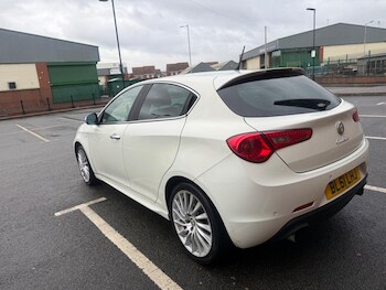 Used Alfa Romeo Giulietta 2011 for sale - 77908839: Photo