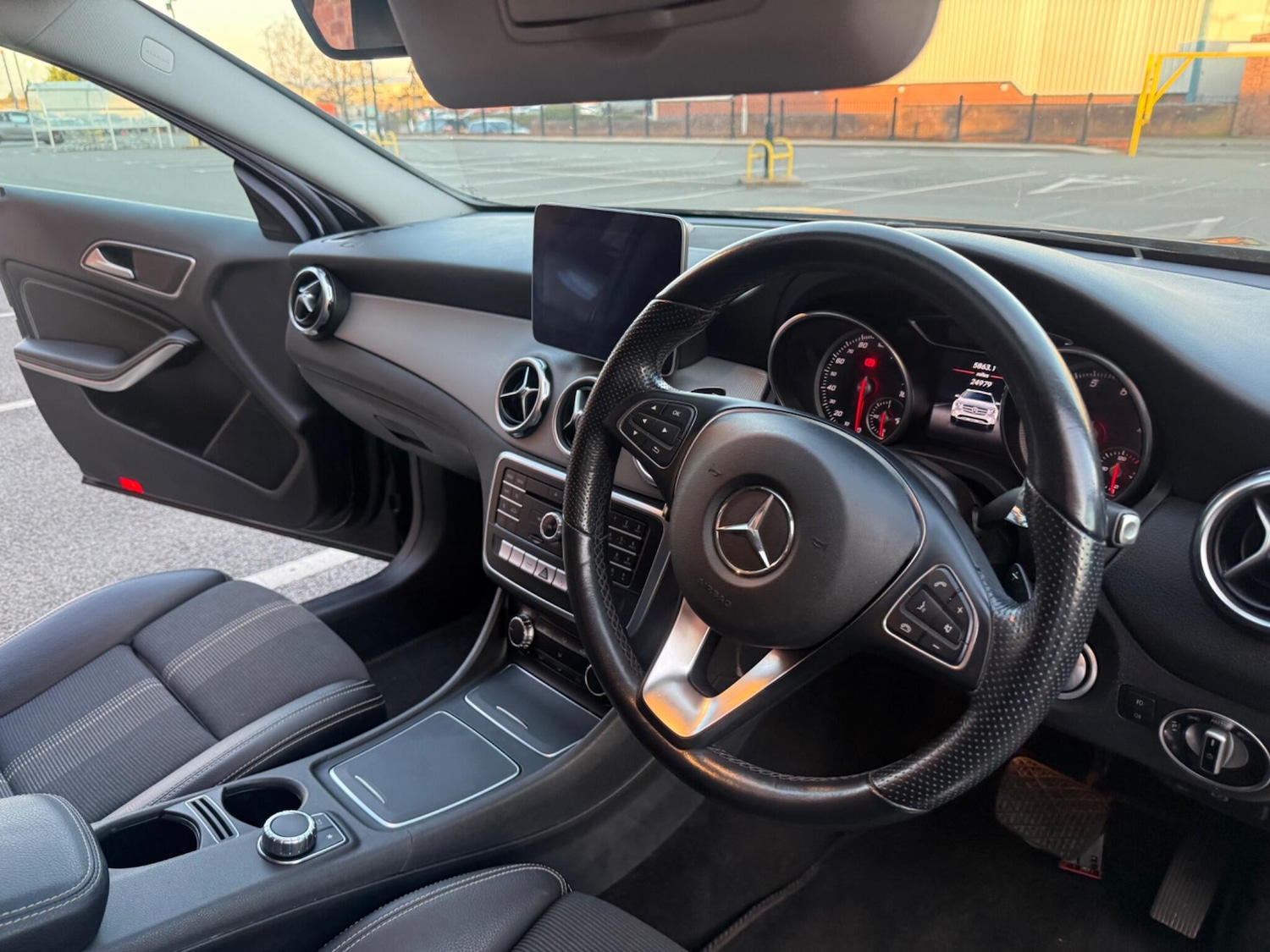 Used Mercedes-Benz GLA 2019 for sale - 77657457: Photo 27