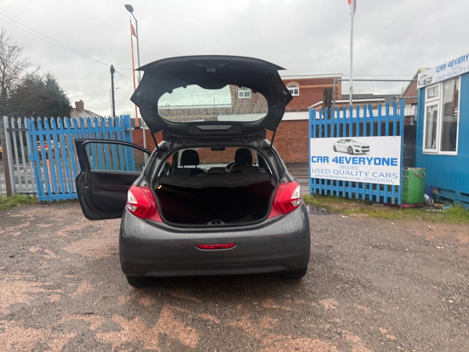 Used Peugeot 208 2012 for sale - 76786914: Photo 27