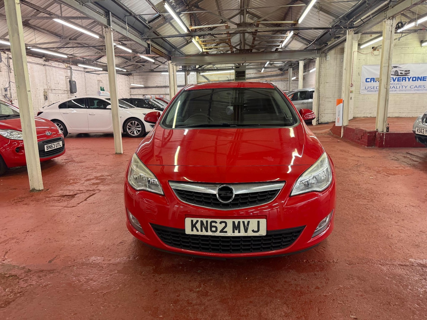 Used Vauxhall Astra 2012 for sale - 77198326: Photo 2