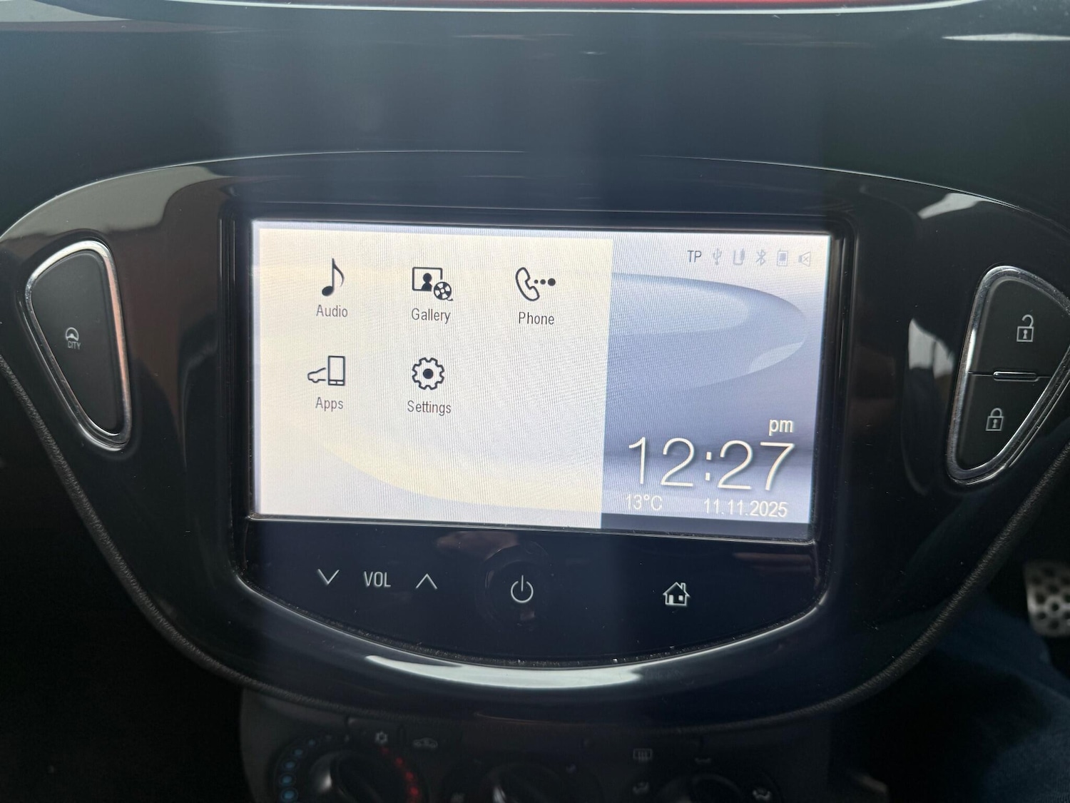 Used Vauxhall Corsa for sale - 76550408: Photo 24