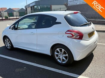 Used Peugeot 208 2013 for sale - 75614282: Photo