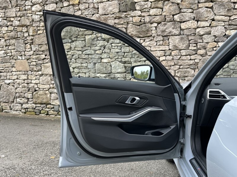 Used BMW 3 Series 2025 for sale - 76981103: Photo 28