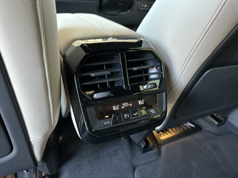 Used BMW iX 2023 for sale - 77934529: Photo 45