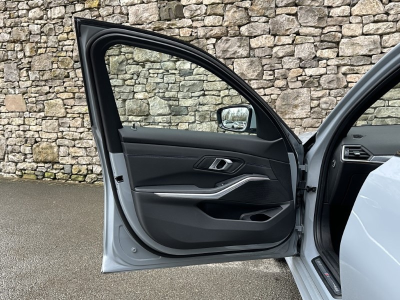 Used BMW 3 Series 2024 for sale - 77504488: Photo 30