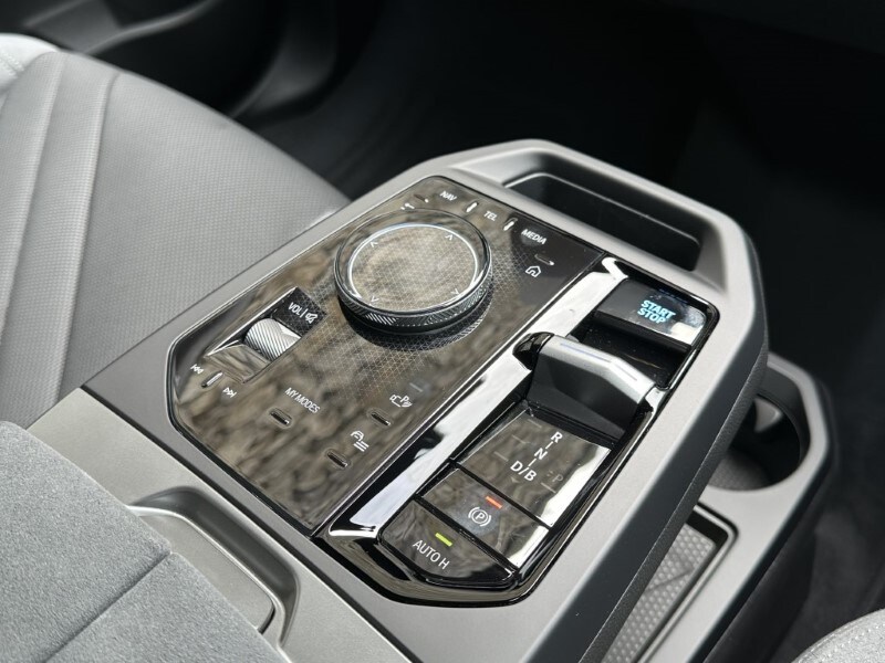 Used BMW iX 2025 for sale - 76981210: Photo 10