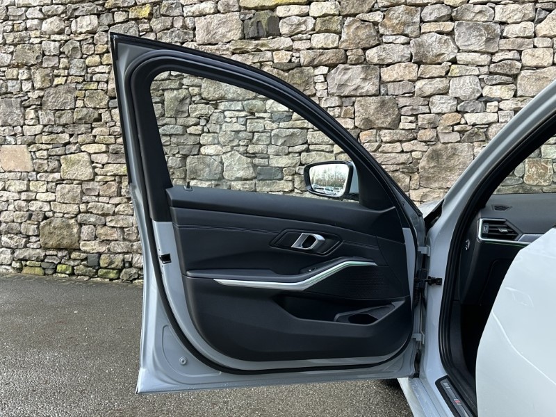 Used BMW 3 Series 2024 for sale - 77124113: Photo 29