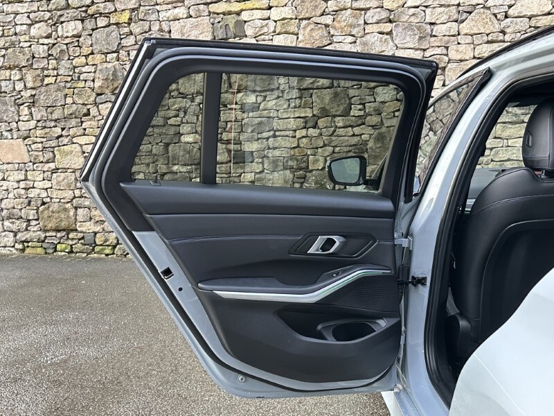 Used BMW 3 Series 2024 for sale - 77124113: Photo 46