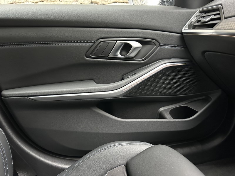 Used BMW 3 Series 2024 for sale - 77431306: Photo 31