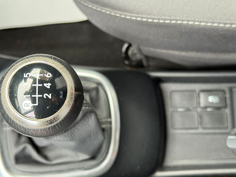 Used Toyota Yaris 2019 for sale - 77335643: Photo 33