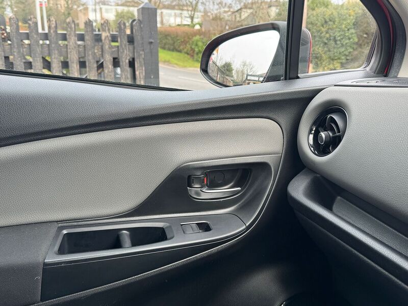 Used Toyota Yaris 2019 for sale - 77335643: Photo 39