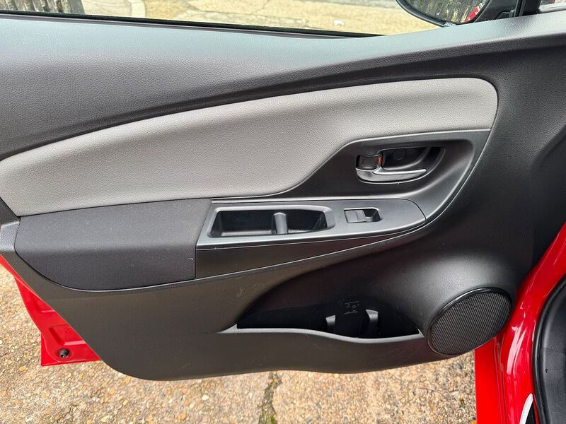 Used Toyota Yaris 2019 for sale - 77335643: Photo 41