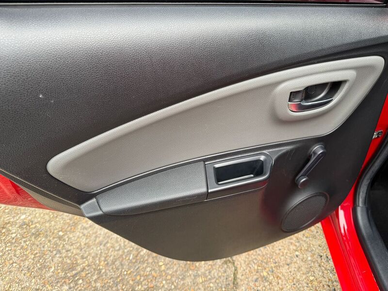 Used Toyota Yaris 2019 for sale - 77335643: Photo 43