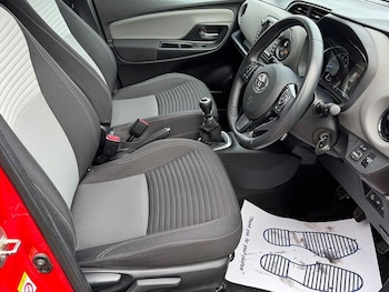 Used Toyota Yaris 2019 for sale - 77335643: Photo