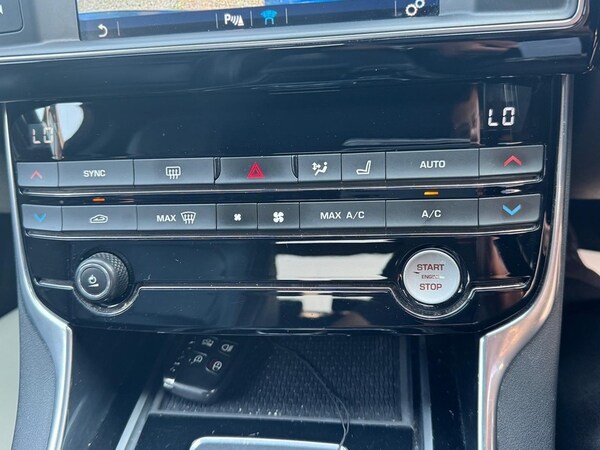 Used Jaguar XE 2017 for sale - 75017117: Photo 9