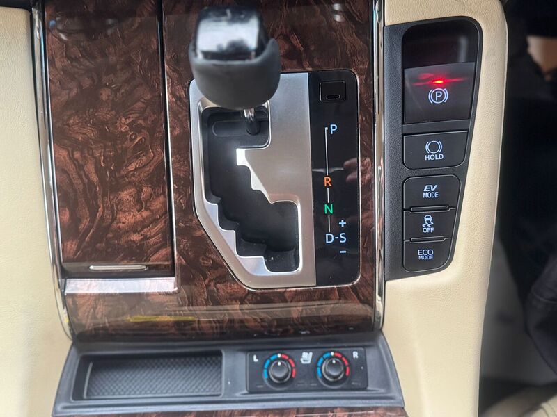 Used Toyota Alphard 2025 for sale - 76502850: Photo 13