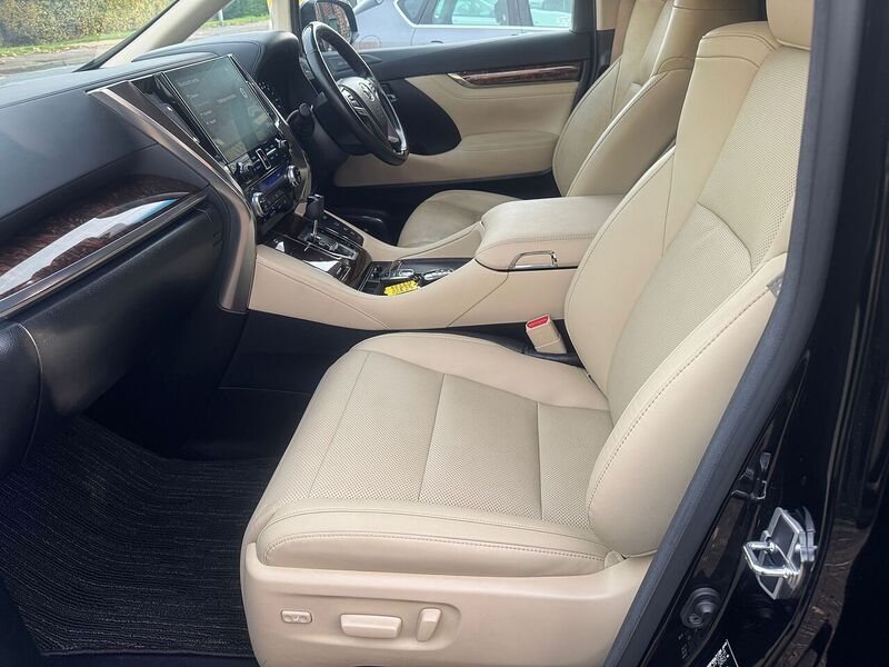 Used Toyota Alphard 2025 for sale - 76502850: Photo 25