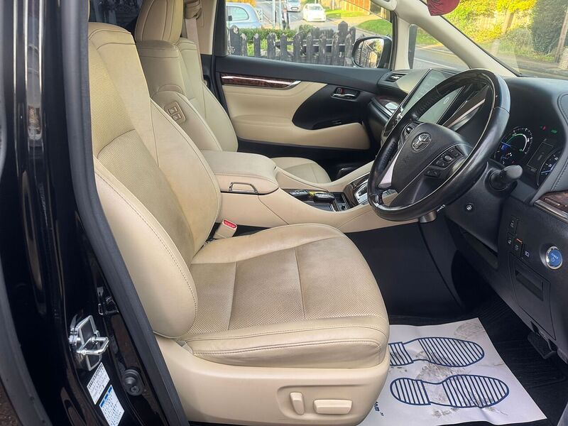 Used Toyota Alphard 2025 for sale - 76502850: Photo 6