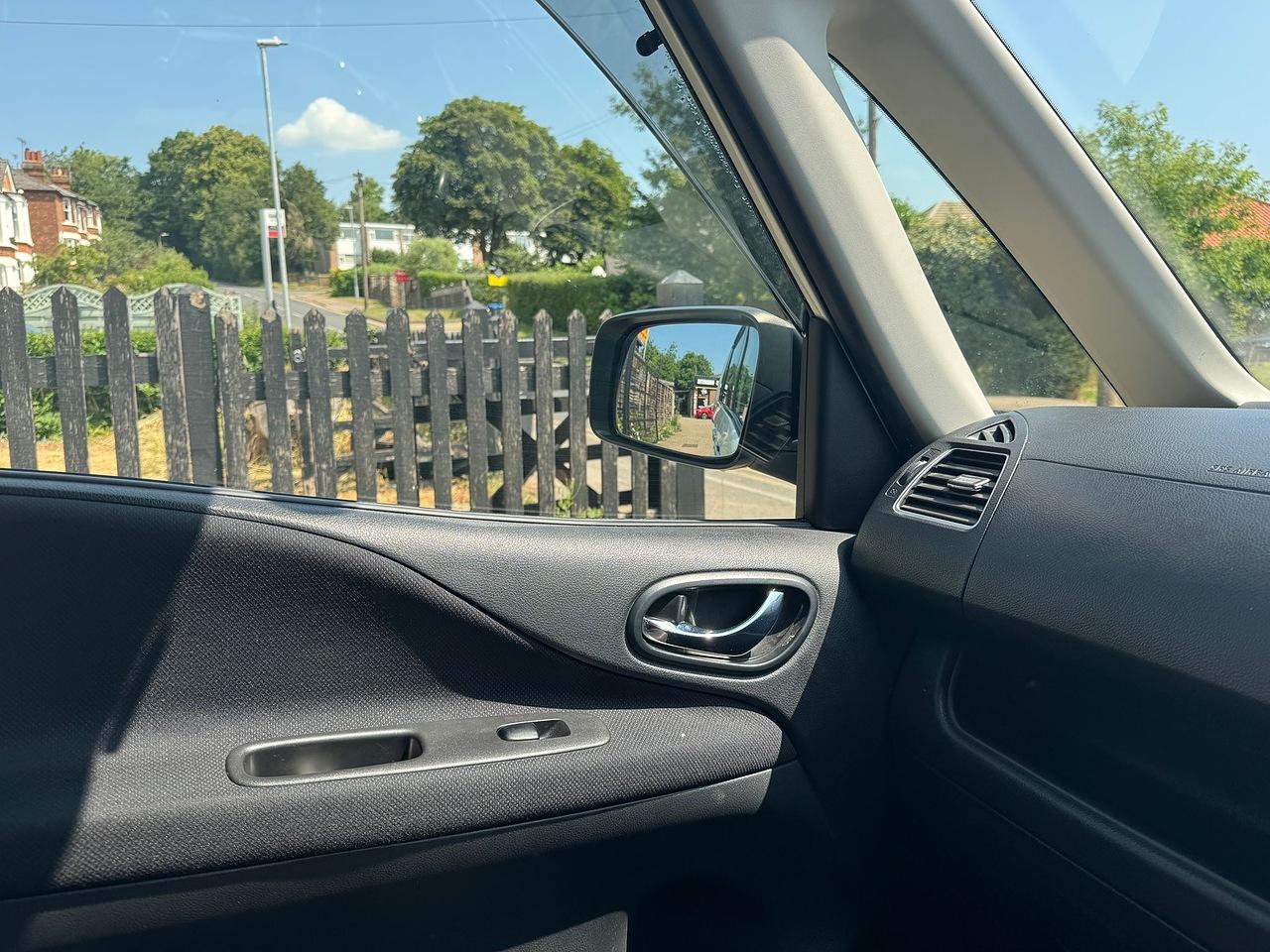 Used Nissan Serena 2023 for sale - 78091037: Photo 26