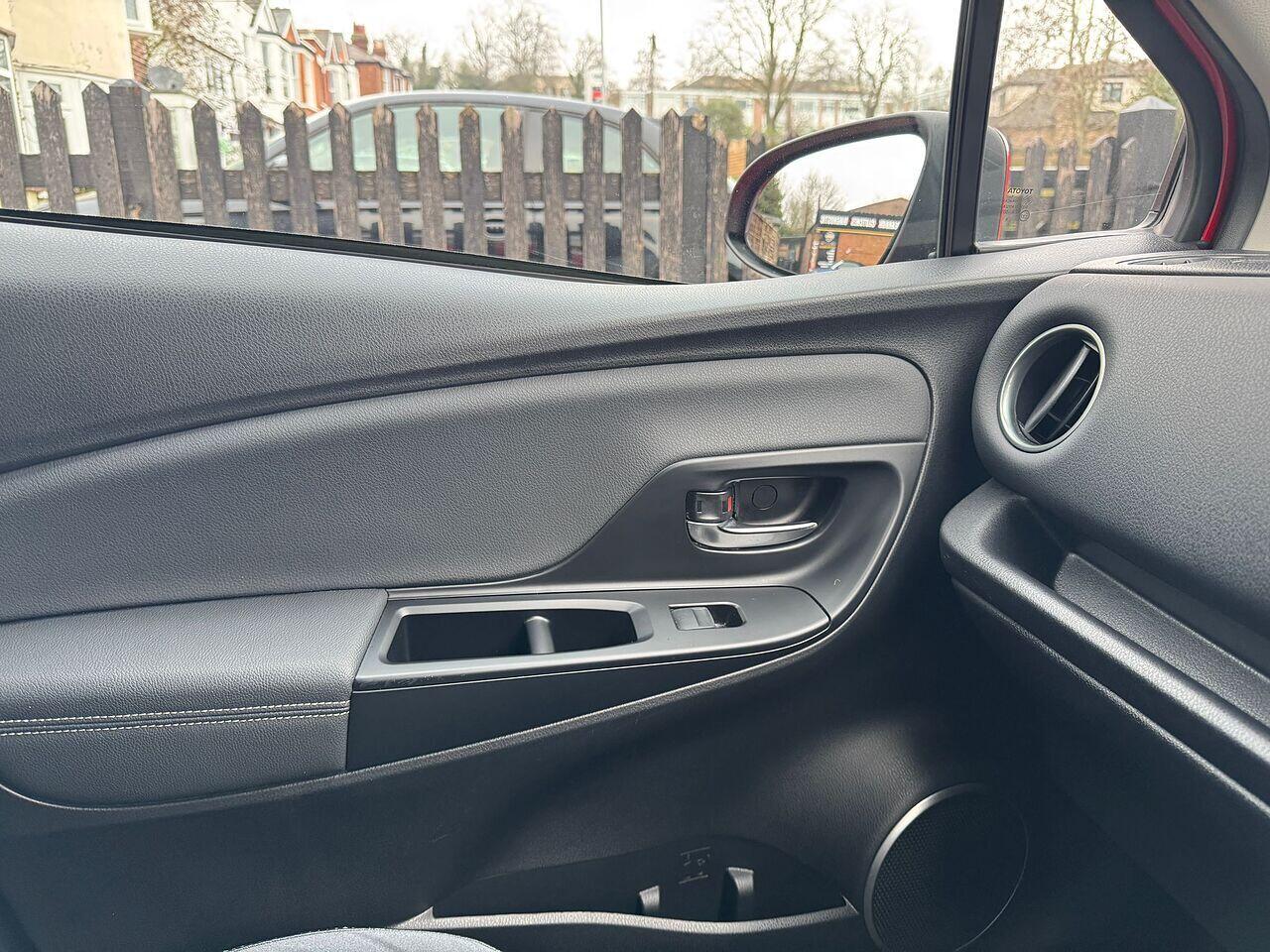 Used Toyota Yaris 2016 for sale - 78091025: Photo 30