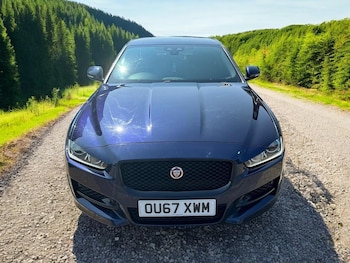 Used Jaguar XE 2017 for sale - 78091032: Photo