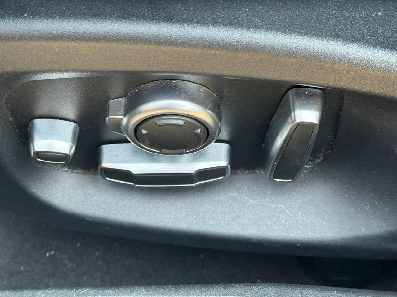 Used Jaguar XE 2017 for sale - 78091032: Photo 36