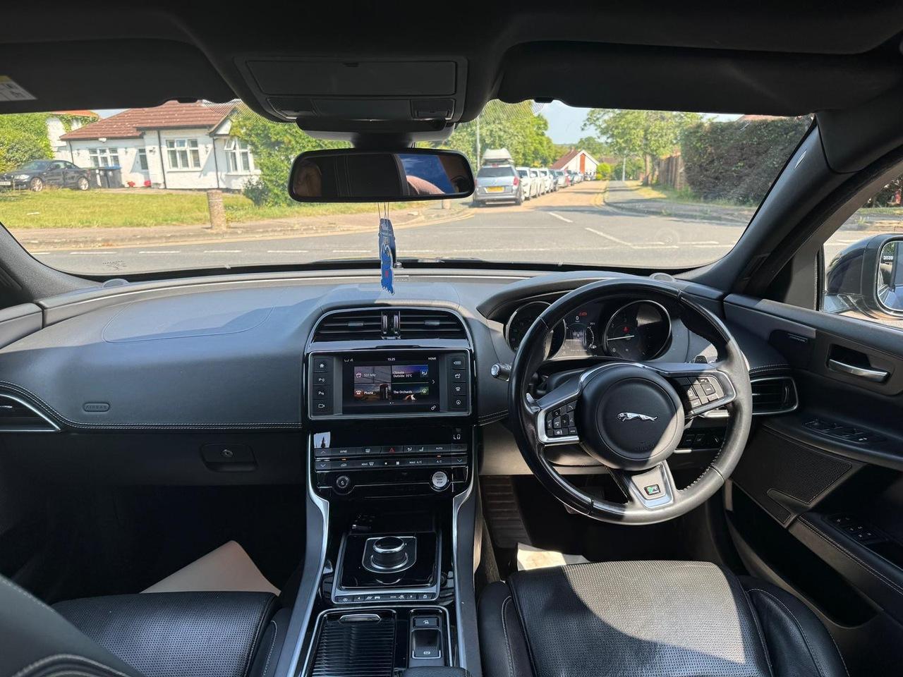 Used Jaguar XE 2017 for sale - 78091032: Photo 4