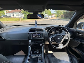 Used Jaguar XE 2017 for sale - 78091032: Photo