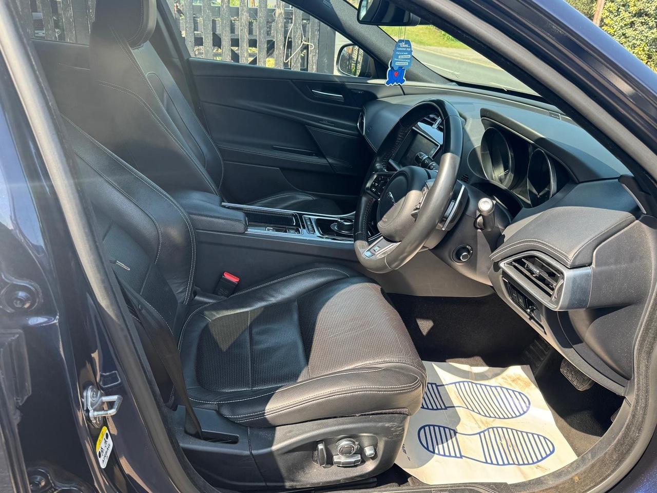 Used Jaguar XE 2017 for sale - 78091032: Photo 5