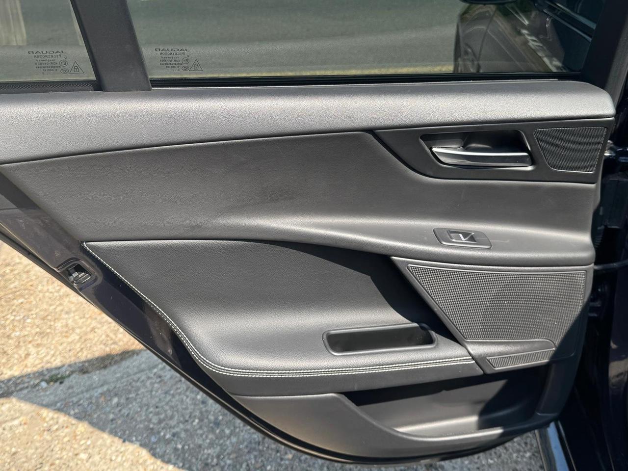 Used Jaguar XE 2017 for sale - 78091032: Photo 50