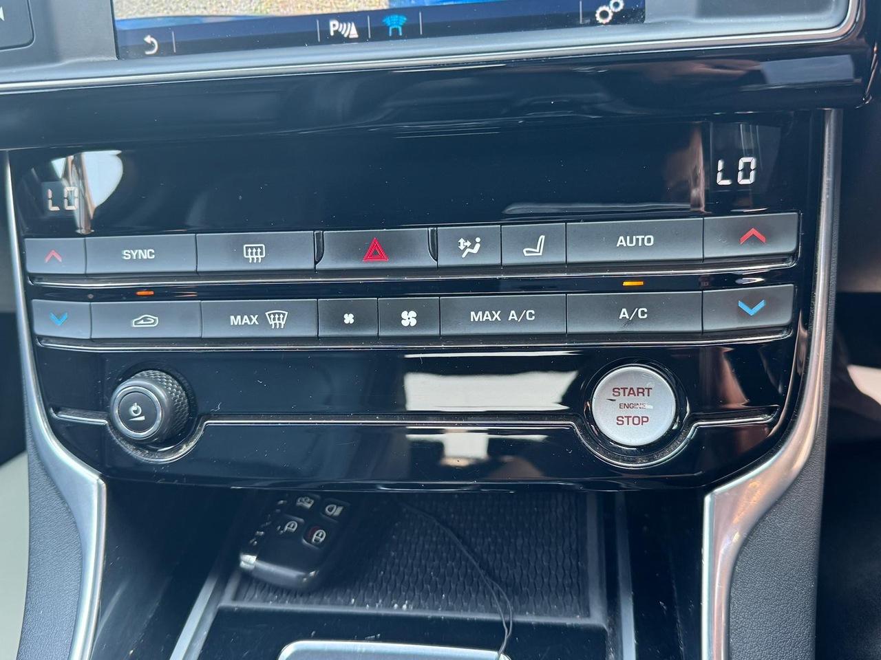 Used Jaguar XE 2017 for sale - 78091032: Photo 9