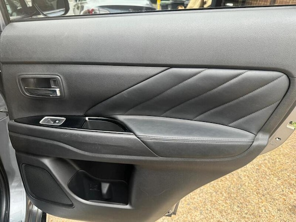 Used Mitsubishi Outlander 2016 for sale - 74784344: Photo 35