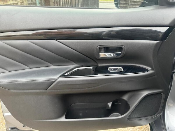 Used Mitsubishi Outlander 2016 for sale - 74784344: Photo 37