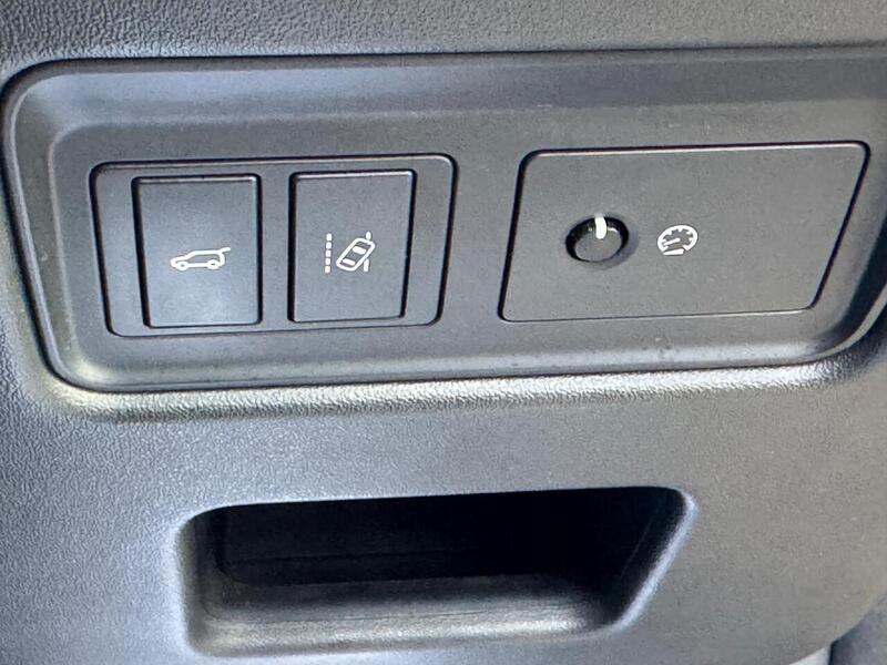 Used Land Rover Discovery 2017 for sale - 77236862: Photo 32