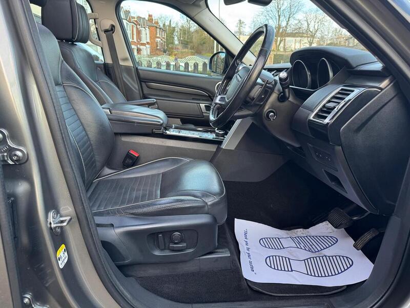 Used Land Rover Discovery 2017 for sale - 77236862: Photo 4