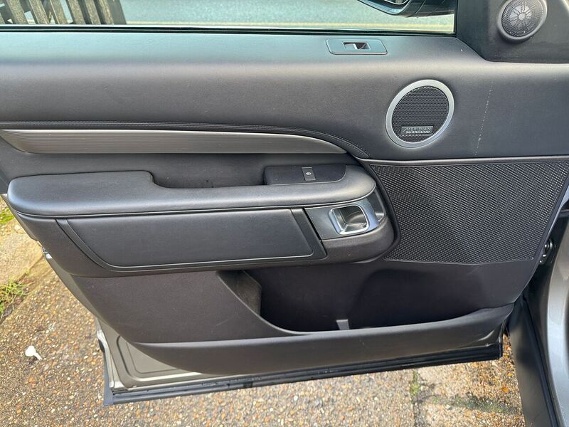 Used Land Rover Discovery 2017 for sale - 77236862: Photo 51