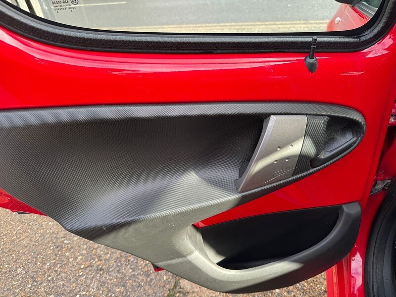 Used Peugeot 107 2013 for sale - 77365319: Photo 29