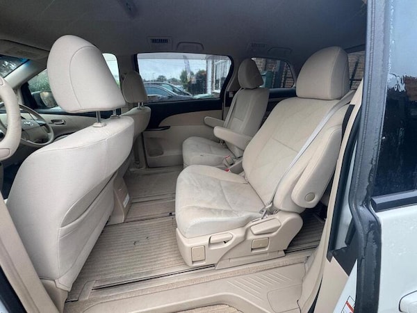 Used Toyota Estima 2024 for sale - 75004638: Photo 31