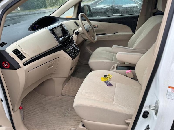 Used Toyota Estima 2024 for sale - 75004638: Photo 32