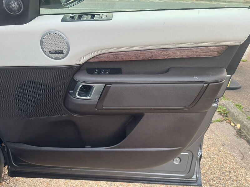 Used Land Rover Discovery 2017 for sale - 76476299: Photo 25