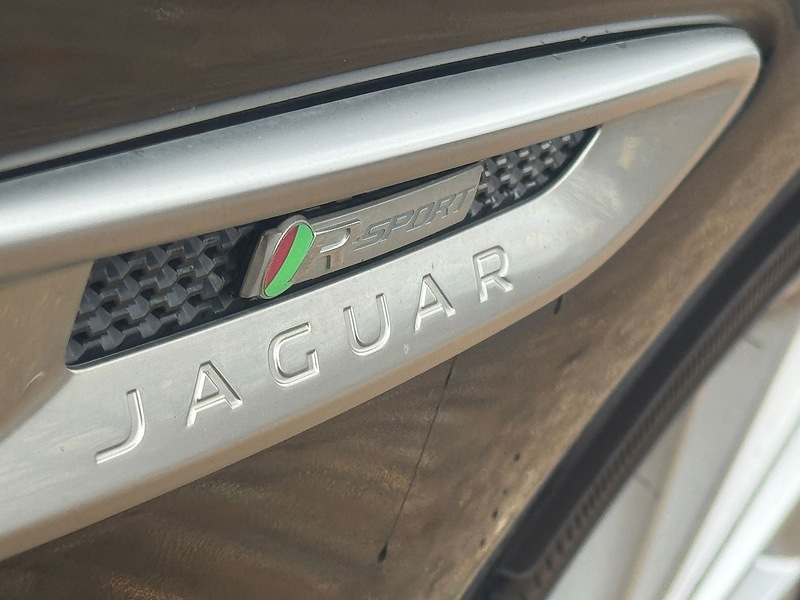 Used Jaguar XE 2016 for sale - 76553615: Photo 32