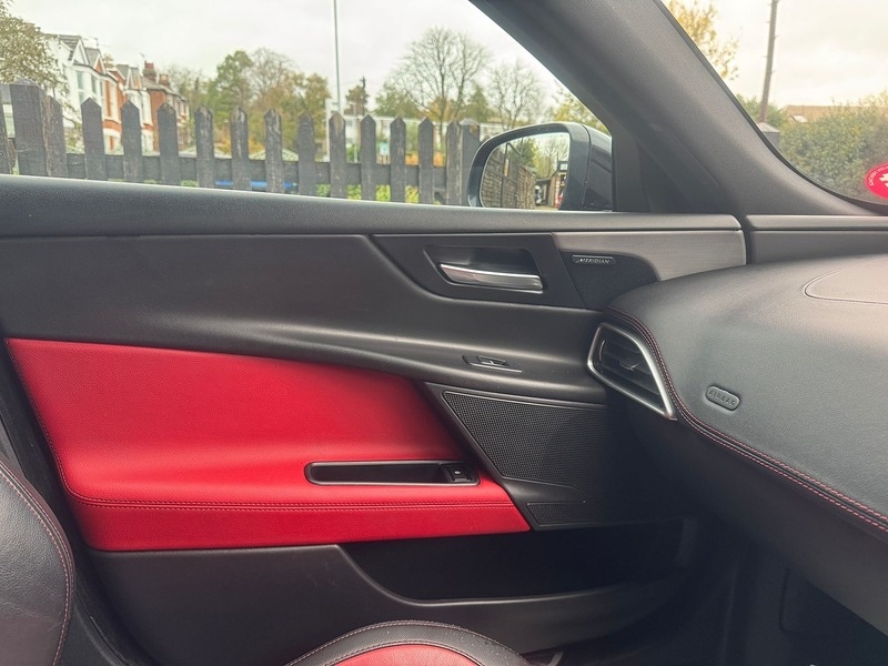 Used Jaguar XE 2016 for sale - 76553615: Photo 39