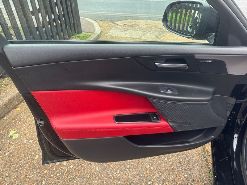 Used Jaguar XE 2016 for sale - 76553615: Photo 43