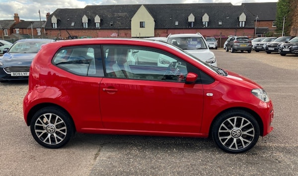 Used Volkswagen up! 2014 for sale - 76257686: Photo 2