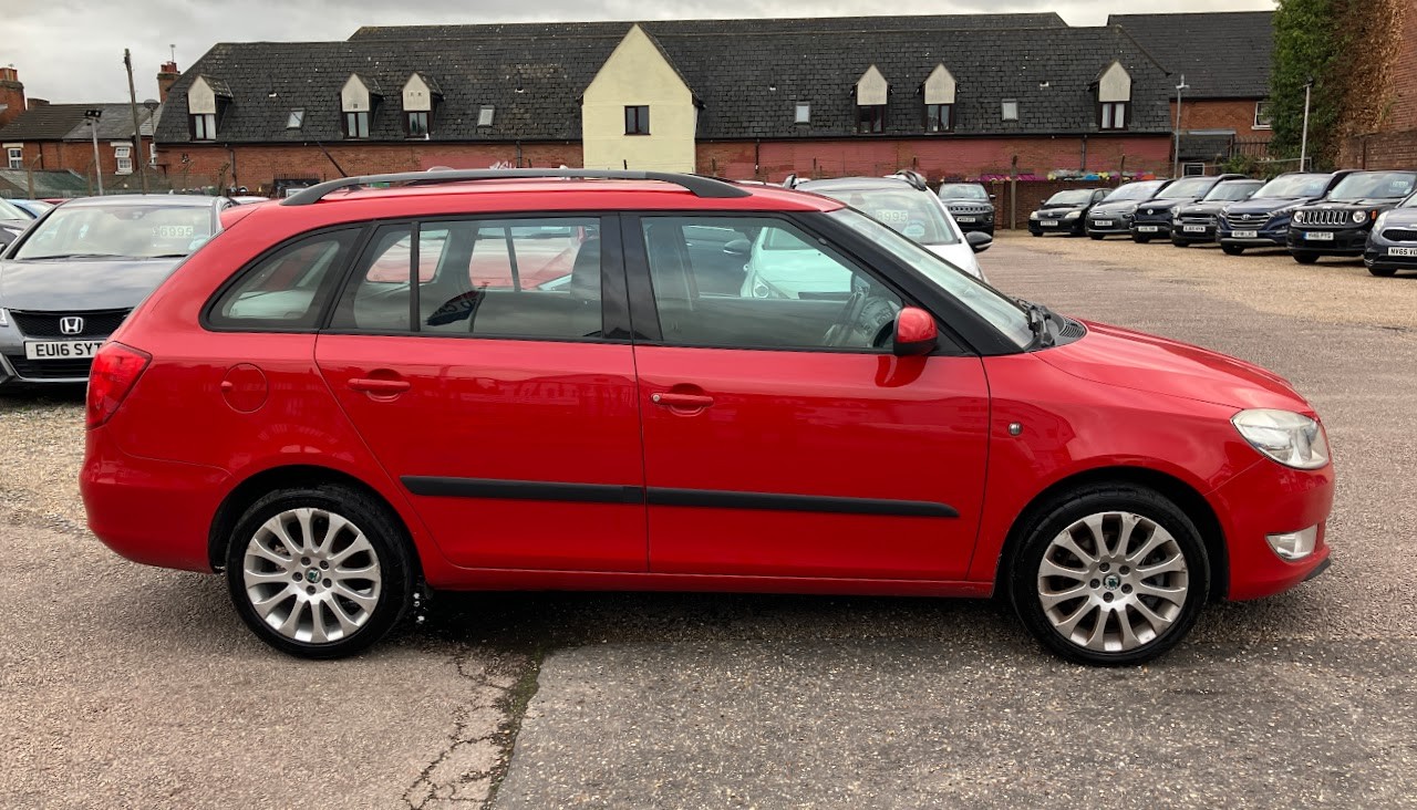 Used Skoda Fabia 2010 for sale - 76497391: Photo 2