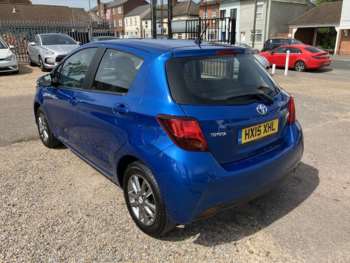Used Toyota Yaris 2015 for sale - 74543242: Photo