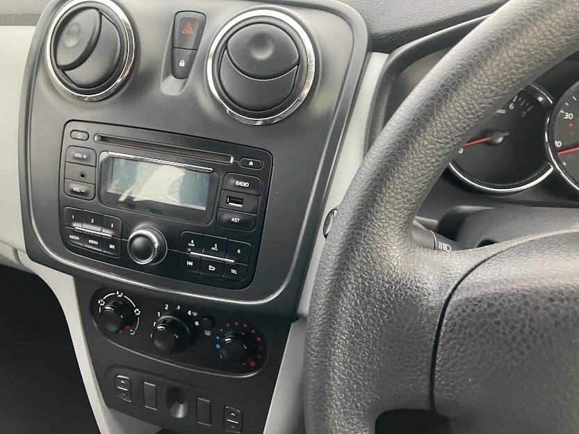 Used Dacia Sandero 2014 for sale - 76376921: Photo 11