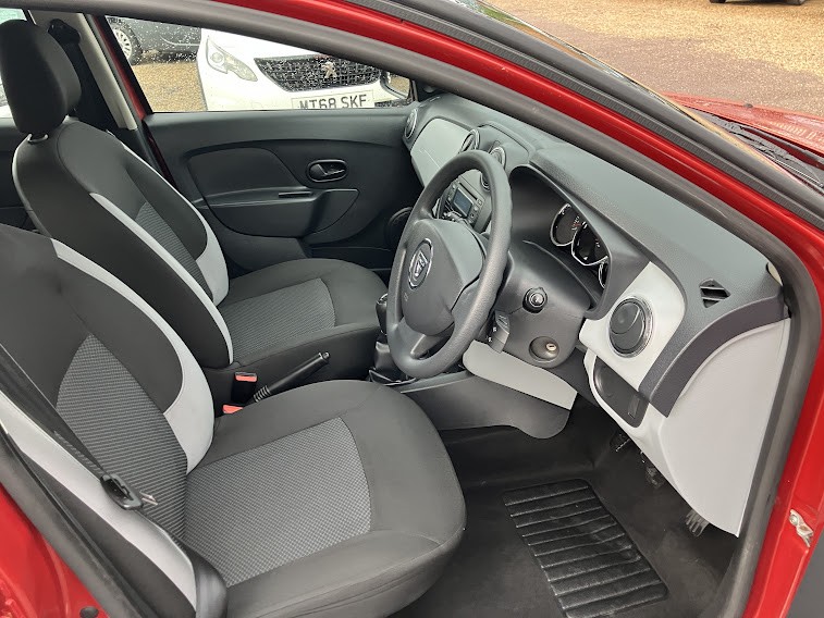 Used Dacia Sandero 2014 for sale - 76376921: Photo 18