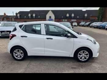 Used Hyundai i10 2019 for sale - 74381080: Photo